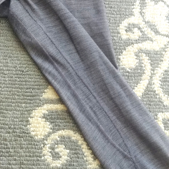 🧘LULULEMON GREY HIGH RISE LEGGINGS - Picture 3 of 6